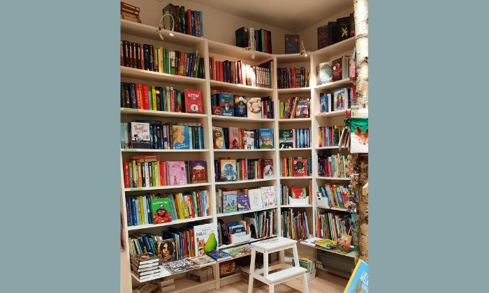 Du liest gern? Dann pack deine Kiste voll mit Büchern! © Knirps & Riese